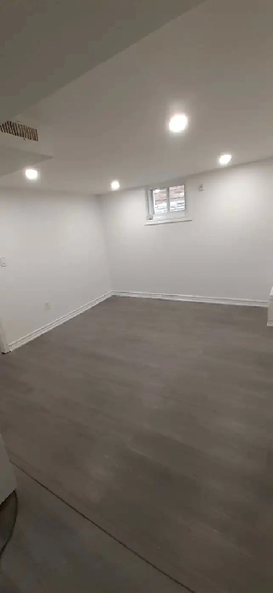 One bedroom basement unite for Rent$1300,includes all utilities.