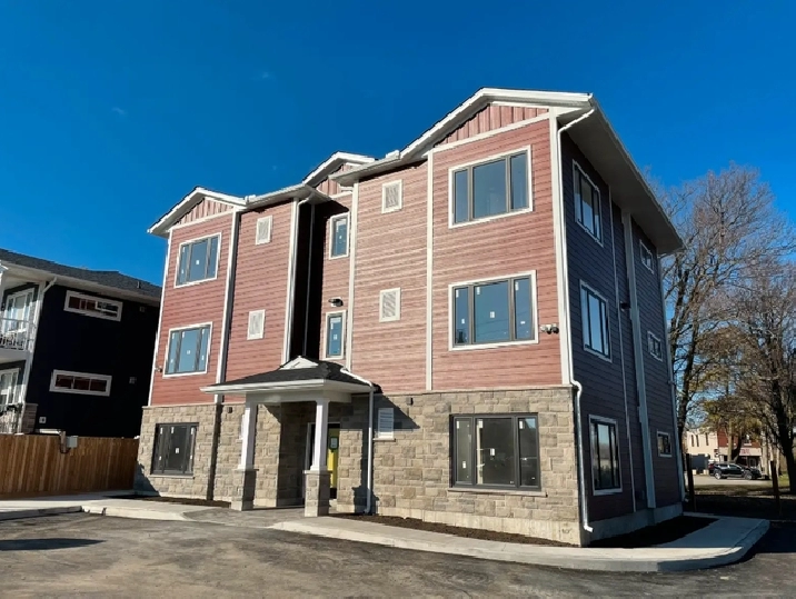 BEAUTIFUL 1 BEDROOM APARTMENT