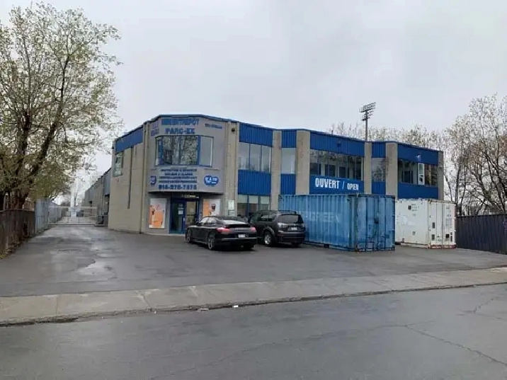 (25pi2) Entrepot de 25pi2 Montreal Sur Saint-Roch Montréal