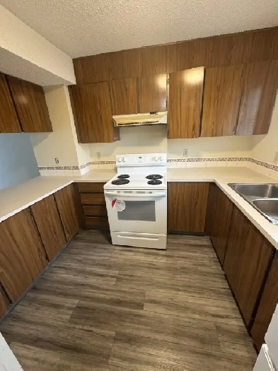 3 Bed 1.5 Bath Unit in Edmonton, AB
