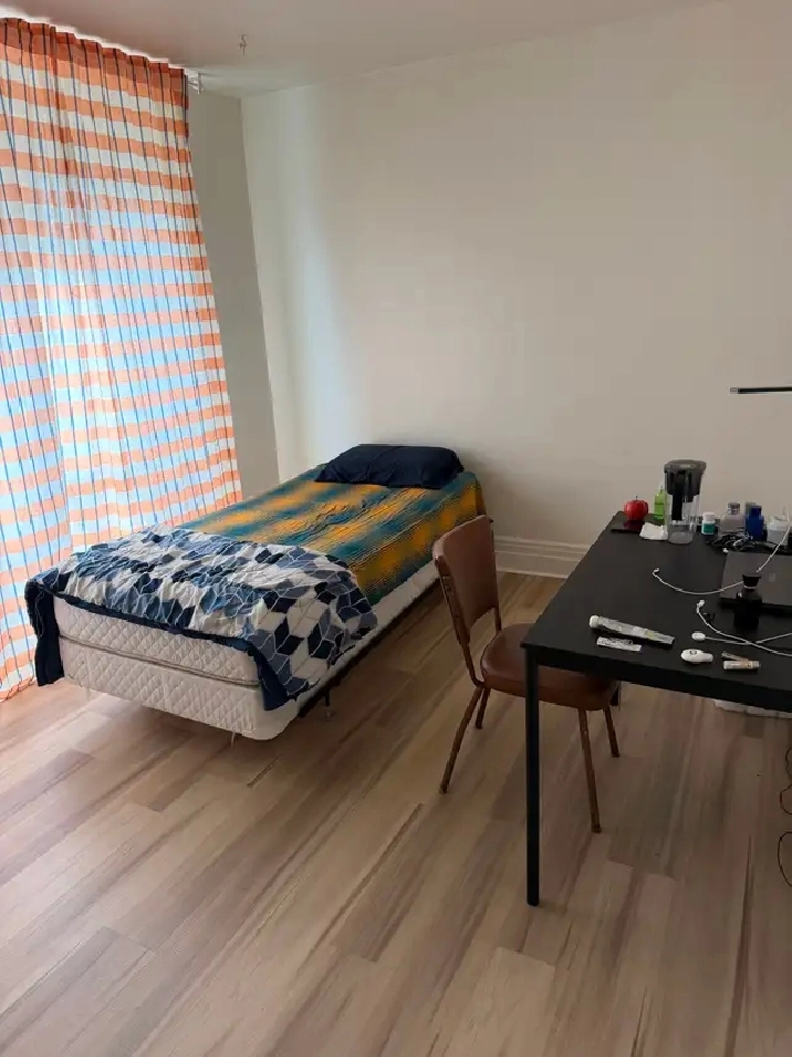 Private Large- furnished Room for Rent, steps to Subway