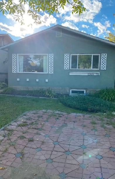 3 bedroom upper unit