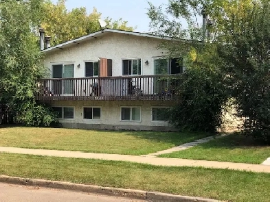 Amazing Find in Red Deer! 3 Bedrooms, 1 Bath!
