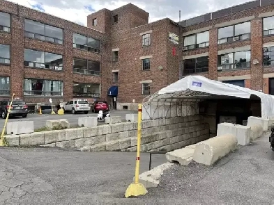 (15pi2) Entrepot de 15pi2 Montreal Saint-Ambroise Montréal