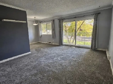 Central location 2 bed 2 bath condo in Saanich