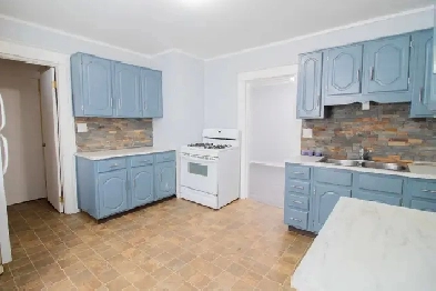 19 Dain Ave, Welland - Alll Inclusive 1 Bed   Den Main Unit