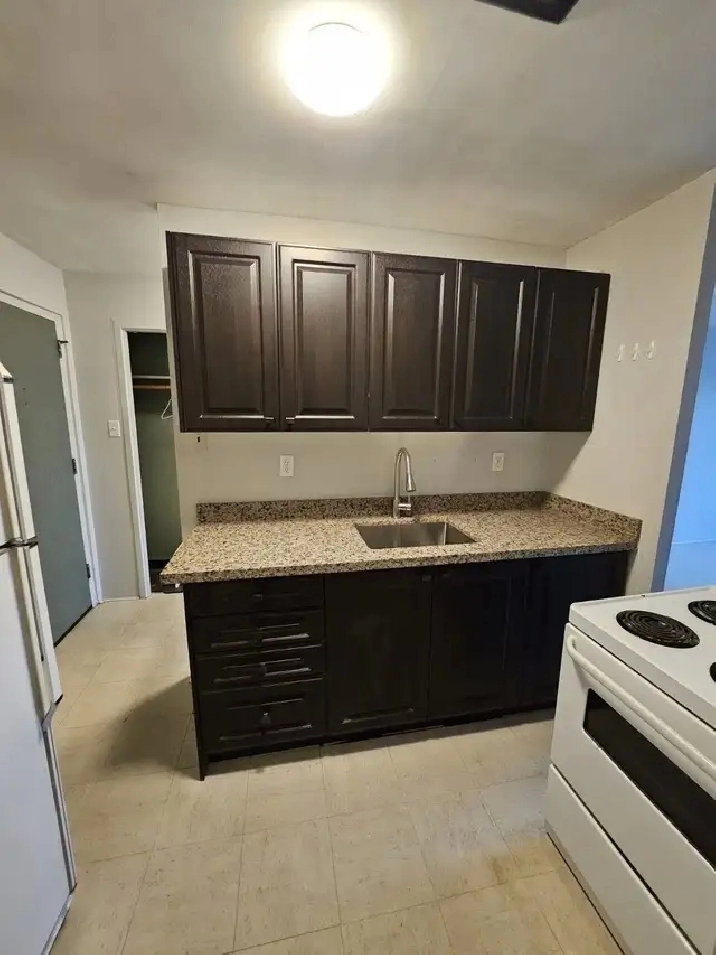 Port Credit Apartment - November Free Rent