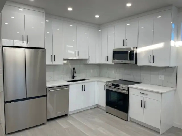 New Legal Suite in Arbour Lake – Private and Easy Access