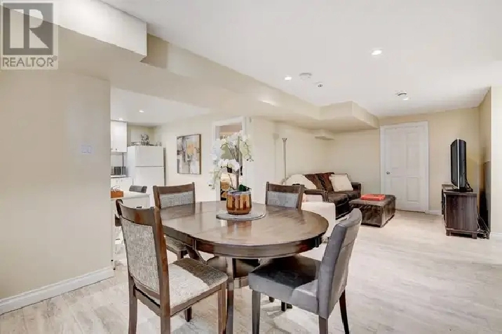 9634 – 107 Avenue – 2 Bed, 2 Bath, Bsm’t suite – Utilities Incl