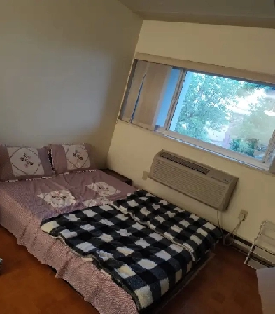 APARTMENT $950