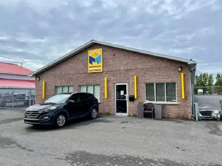 (40pi2) Entrepot de 40pi2 Beauharnois De Maple Grove Beauharnois