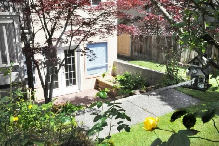 Beautiful spacious 2 bedroom basement suite