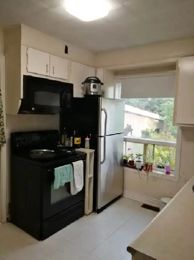 Furnished First-Floor Room for Rent — North York (Yonge/Finch)