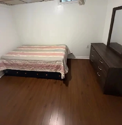 ROOM FOR RENT AVAILABLE (Scarborough)