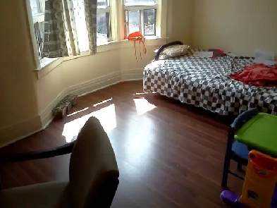 Private Large- furnished Room for Rent, steps to Subway