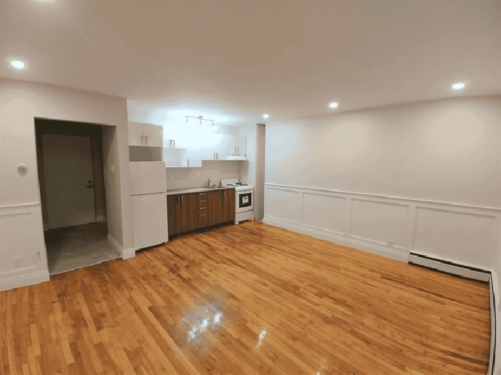 Bachelor Unit for Rent –1404 Rosenthal, Ottawa