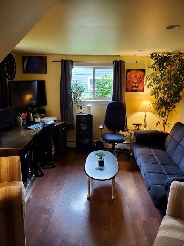 597 Fundy Dr - 3BR Single Family Home, West, Yard, Driveway