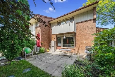 Great spacious room in Condo Townhouse Burnhamthorpe/Tomken