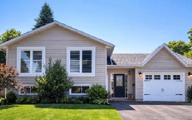 Mississauga House For Sale ( DISTRESSED SALE)  BELOW MARKET $