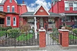 One furnished room for rent in Toronto Downtown (Just Female)