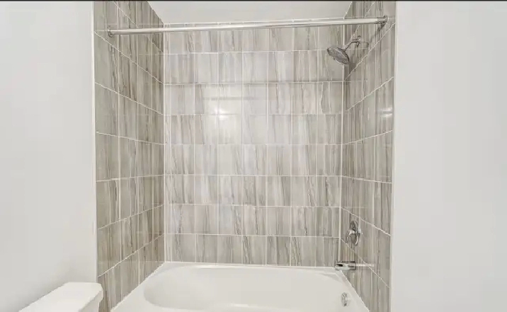 1 Bedroom with Private Bathroom – $850 | Yonge & Mapleview, Bar