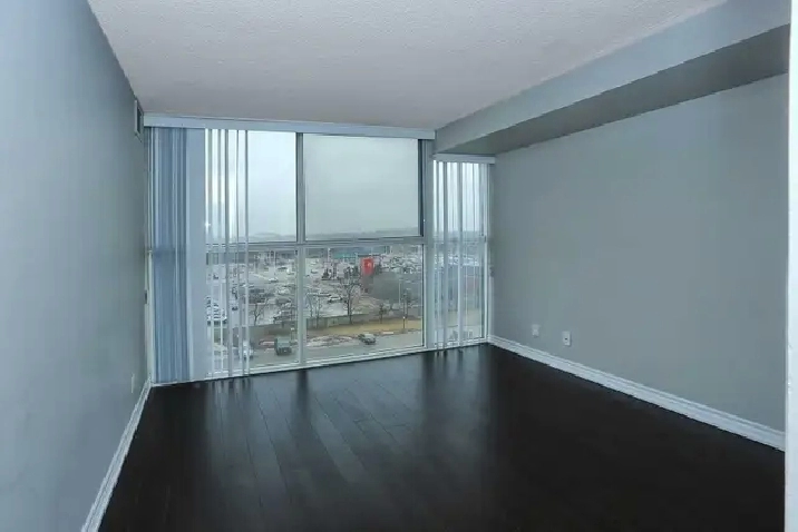 2 Bedrooms  2 washrooms condo Hyw 10 and Trailwood for $2500