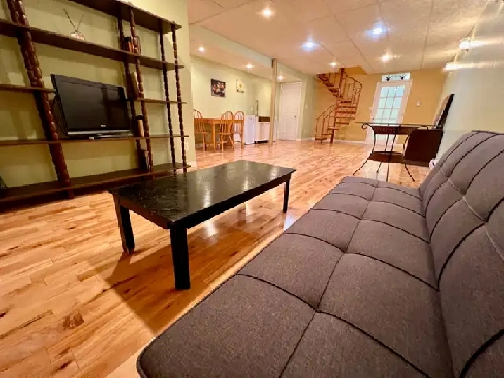 CHAMBRE SEMI-MEUBLÉE POUR ETUDIANT - ROSEMONT