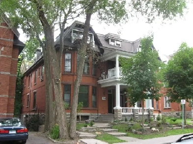 Centretown - Large 2 bedroom Victorian - Dec 1st
