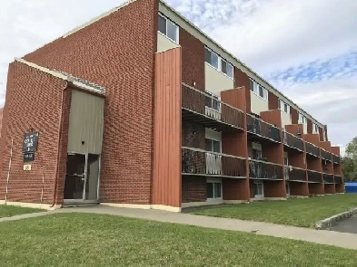 Superbe 4 1/2, rue Pie-X Lévis, sur 2 étage, LIBRE