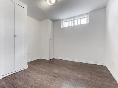ROOM FOR RENT (Scarborough Location)
