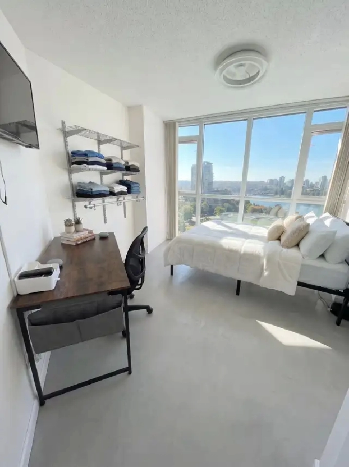 Yaletown Room, Pool & Gym Included, Free Cleaning, Move In NOW!
