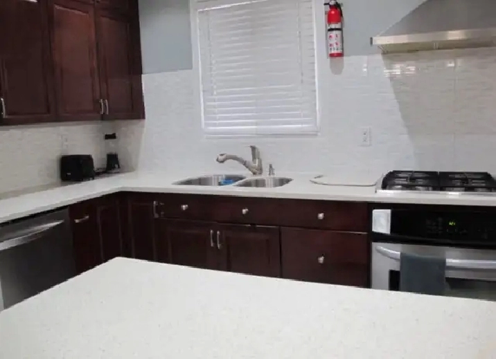 Fully Furnished 3 bedrooms house near SQ-1 for rent