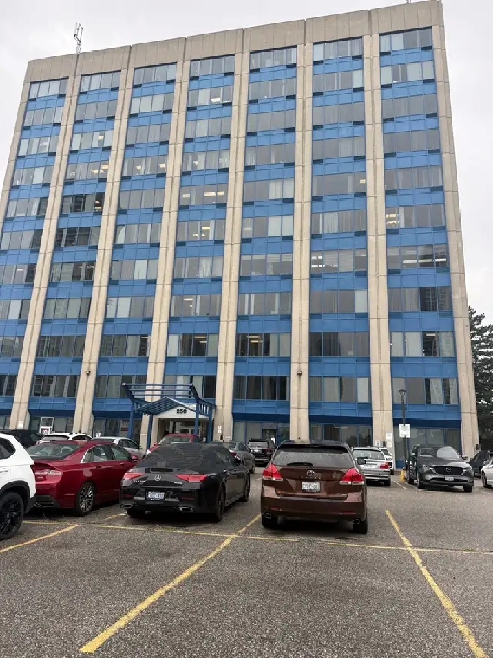 EXECUTIVE OFFICE ROOM FOR LEASE IN NORTH YORK