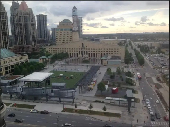 Square One condo 1 bedroom   large-size den for rent