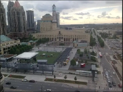 Square One condo 1 bedroom   large-size den for rent
