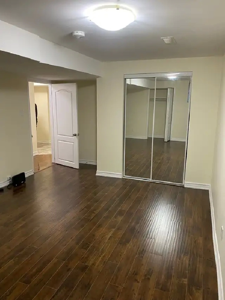 Single and sharing room for rent in brampton