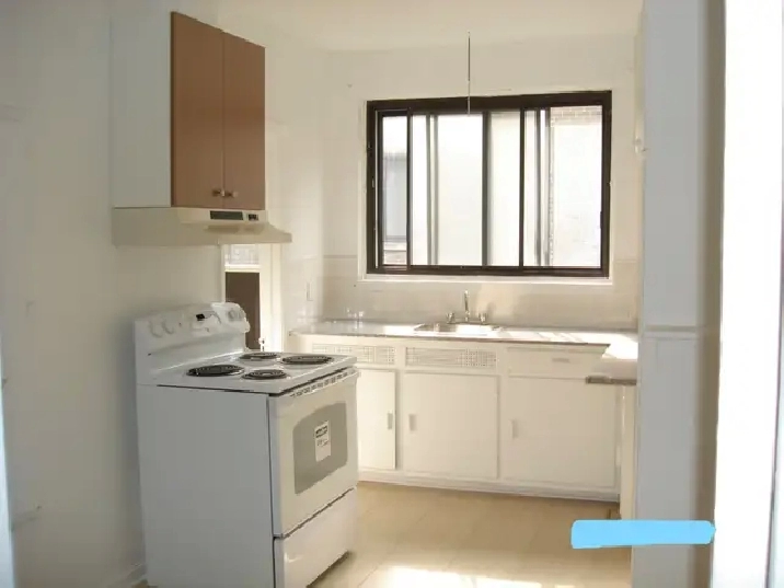 Roommates Room rent CDN Chambre à louer colocation