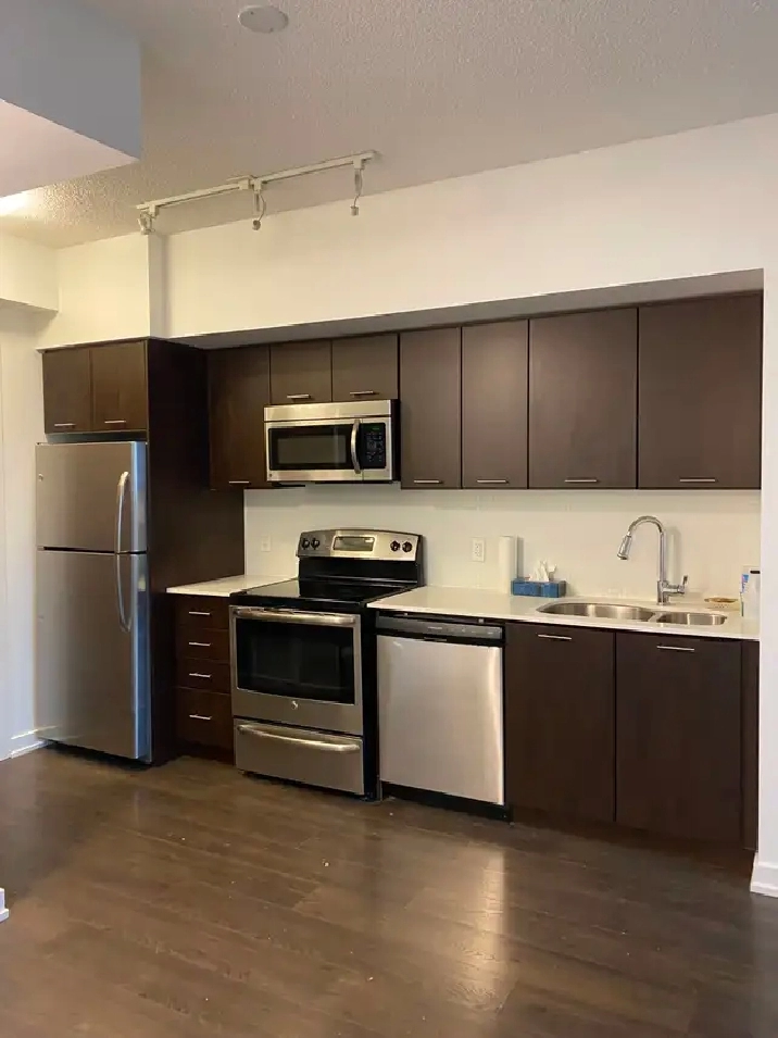 1 Bedroom Condo for Rent at Park Lawn and Lakeshore Blvd West