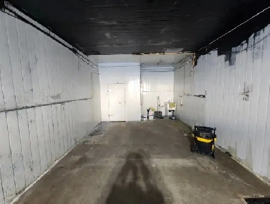 Commercial Unit with Garage Bay - Etobicoke (1-Year Lease)