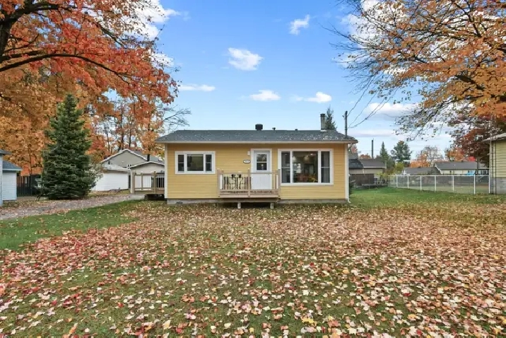 TOUT NOUVEAU! BUNGALOW MASCOUCHE CLÉ EN MAIN! SEULEMENT 429900$!