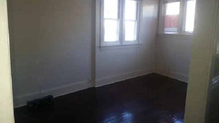 2 Bedroom, 1 bath apartment