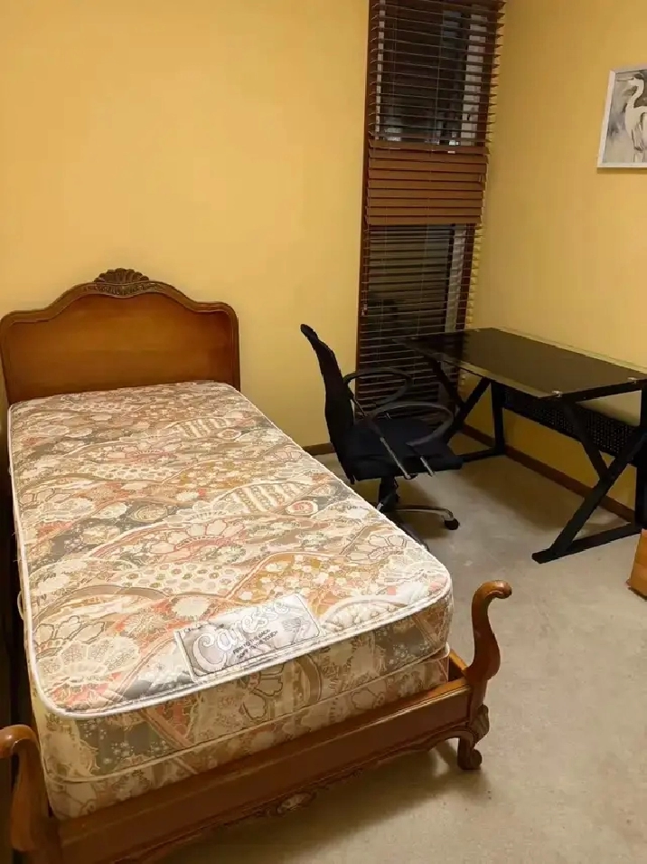 Private Room Near U of M | $400/mo | Utilities Included