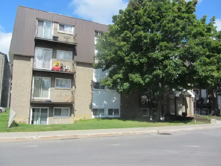 Superbe 41/2 à 1 295$ à Laval