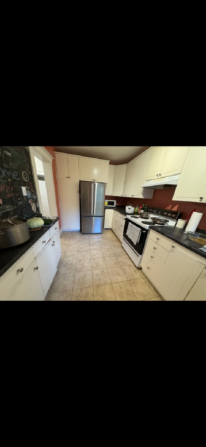 2 Furnished Bedrooms in Hamilton near McMaster University 4 Rent