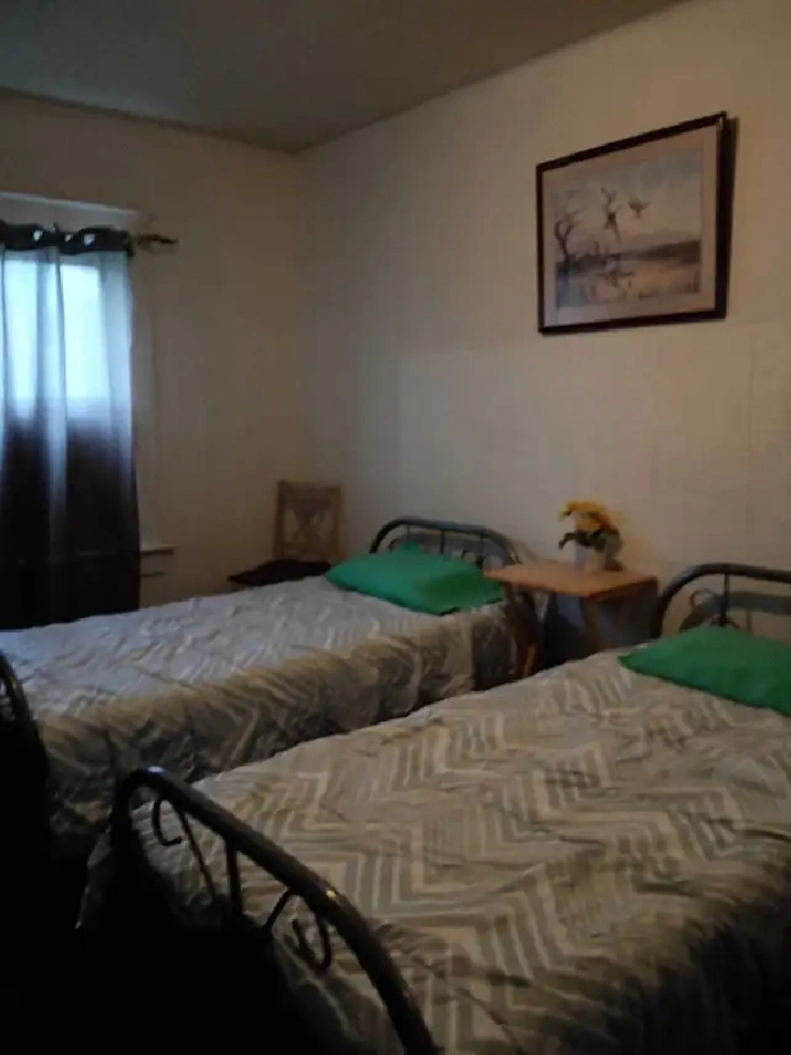 Niagara falls  & Mississauga furnished rooms by the falls area C