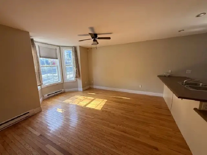 1 Bedroom apartment for rent Leslie Street
