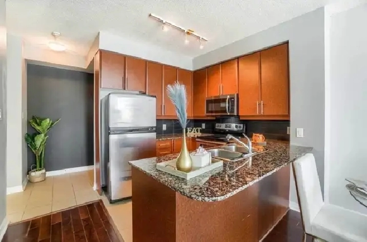 1 bedroom 1 bathroom apartment for rent near square one
