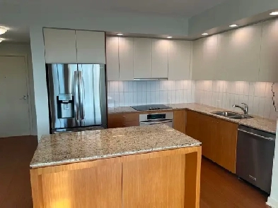 2 Bed, 2 Bath, Den, HUGE 1120 sf, in-suite storage room