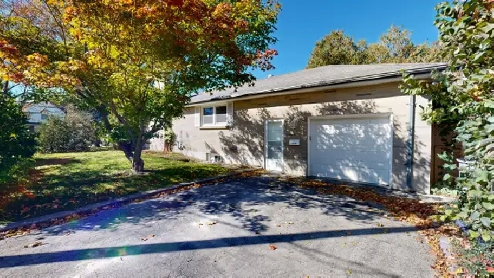 SPACIOUS THREE BEDROOM -TWO BATHROOM HOME IN KOMOKA