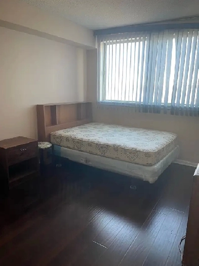Chinatown center: a master bedroom to rent